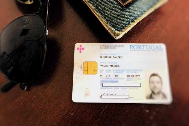 Atenção ao Cartão de Cidadão: erros comuns que podem dar multas pesadas