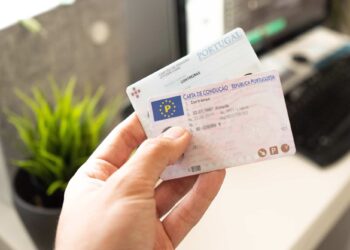 Carta de condução muda na Europa: saiba o que vai passar a ser obrigatório