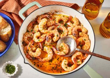 O segredo para fazer camarão ao alho na perfeição