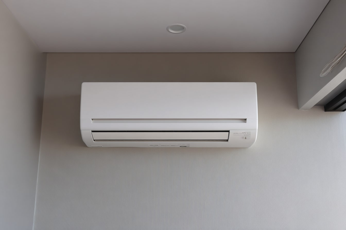 Ar condicionado no Inverno: é mais barato ligar só quando está frio ou manter ligado?
