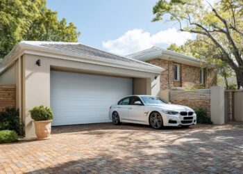Pode estacionar em frente à minha própria garagem? A lei não é assim tão simples