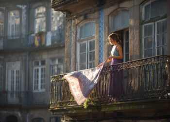 Sacudir tapetes à janela pode dar multa? Saiba quando e quanto custa