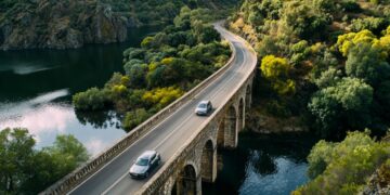 É mesmo proibido ultrapassar em pontes e viadutos? Conheça as regras e evite multas pesadas