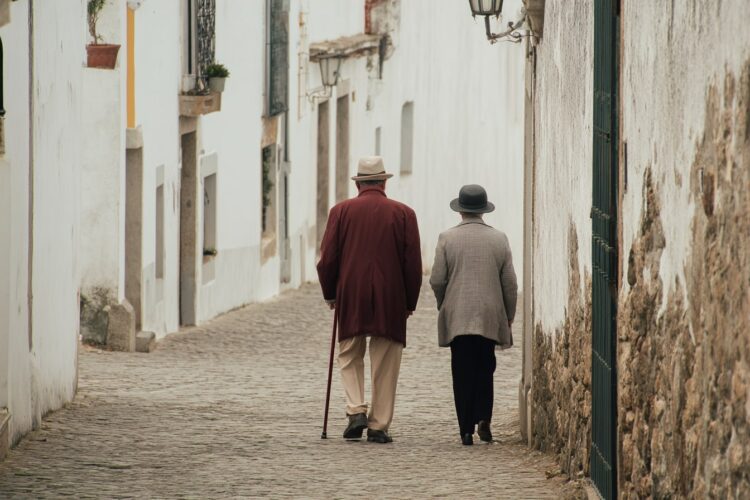 Complemento Solidário para Idosos sobe em 2026: quem ganha e quanto passa a receber