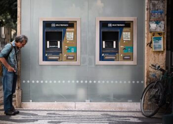 ATM ou Multibanco? Como distinguir e evitar taxas desnecessárias