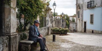 A pensão não chega para as despesas? Conheça os apoios do Estado que podem reforçar o rendimento mensal