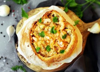 O truque simples para fazer pão recheado com camarão ainda mais saboroso