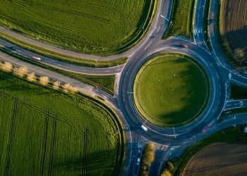 Rotundas: o erro comum que continua a causar acidentes