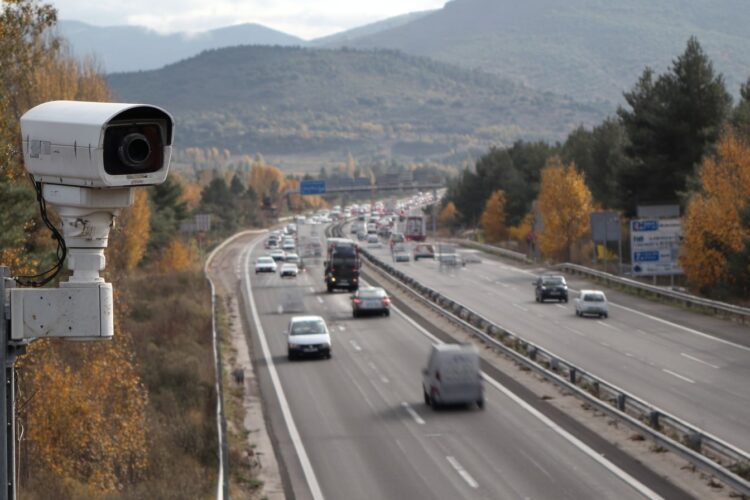 Vai conduzir em Espanha? Novos radares detetam infrações a mais de um quilómetro
