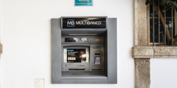 Vai ao Multibanco levantar dinheiro? Nunca use terminais com estes 2 sinais visíveis