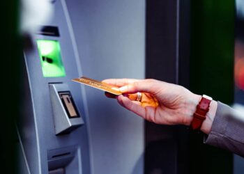 Talões Multibanco: os comprovativos que não deve deitar fora sem destruir