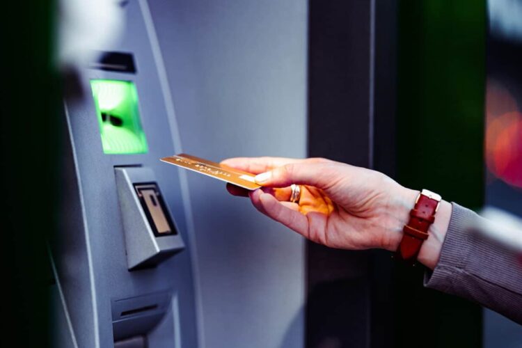 Talões Multibanco: os comprovativos que não deve deitar fora sem destruir