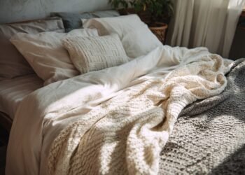 Cama fria no inverno? Truques simples para dormir melhor