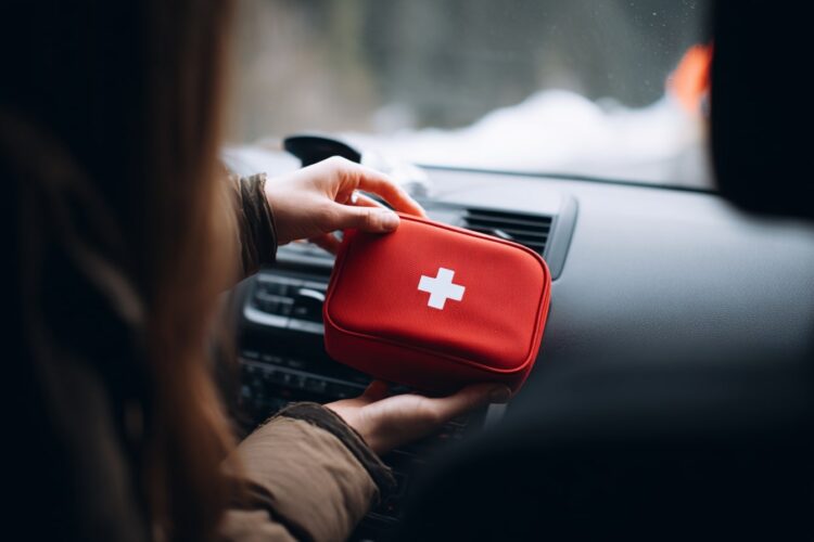 Kit de primeiros socorros no carro: é obrigatório em Portugal?
