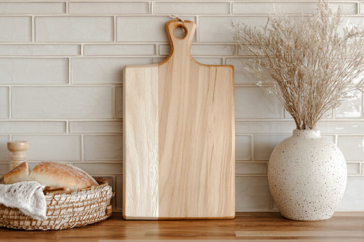 Água oxigenada ou detergente? Qual é a melhor solução para limpar tábuas de corte