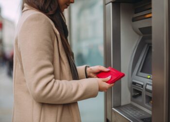 O limite de 400 euros no Multibanco é mito ou realidade? O que muda em 2026