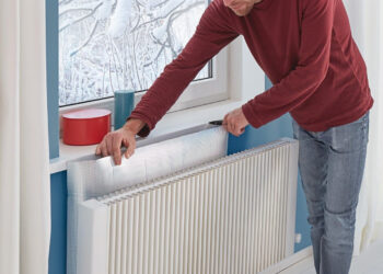 Papel de alumínio atrás do radiador: o truque simples para aproveitar melhor o calor