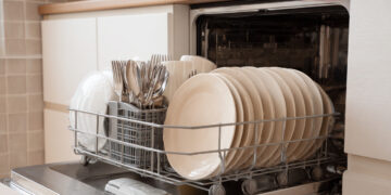 Máquina de lavar loiça com mau cheiro? Onde está a sujidade e como eliminá-la