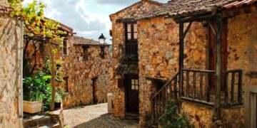 Casal de São Simão: uma aldeia de xisto quase secreta e com apenas uma rua