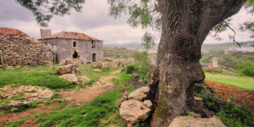Broas: uma aldeia fantasma para descobrir bem perto de Lisboa