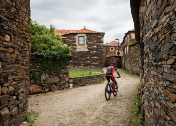 Quintandona: a aldeia de xisto que resistiu ao esquecimento