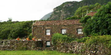 Provavelmente, a aldeia mais bonita dos Açores
