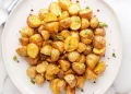 Batatas rústicas assadas no forno: crocantes por fora, cremosas por dentro