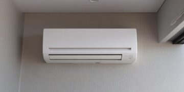 Ar condicionado ou desumidificador: o que resulta melhor no inverno?