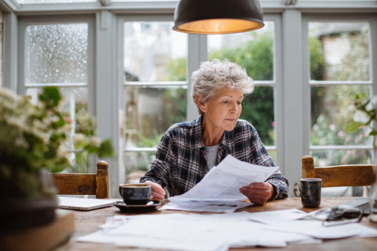 Vale a pena pedir a reforma antes do tempo? As regras e os cortes explicados