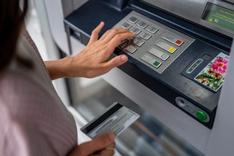 Multibanco: quando é que um levantamento pode afinal ter custos