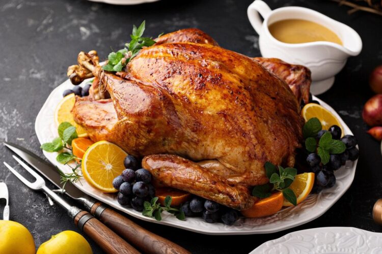 Truques e dicas para fazer um frango no forno bem suculento