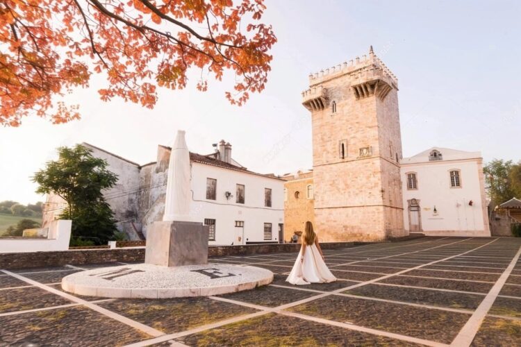 Um castelo de mármore branco único em Portugal