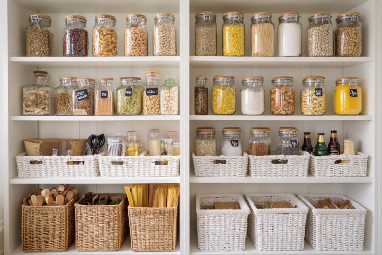 Tempestade à porta? Alimentos essenciais para cortes de luz e isolamento que deve ter na despensa