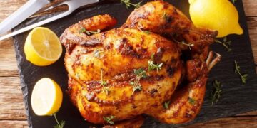 Truques e dicas para fazer frango assado no forno à moda antiga