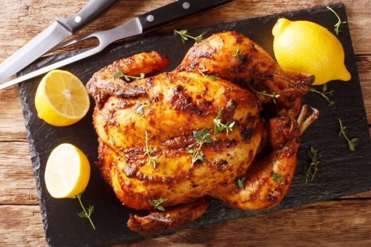 Truques e dicas para fazer frango assado no forno à moda antiga