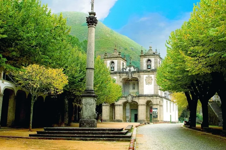 Santuário de Nossa Senhora da Abadia: fé e natureza na encosta do Gerês