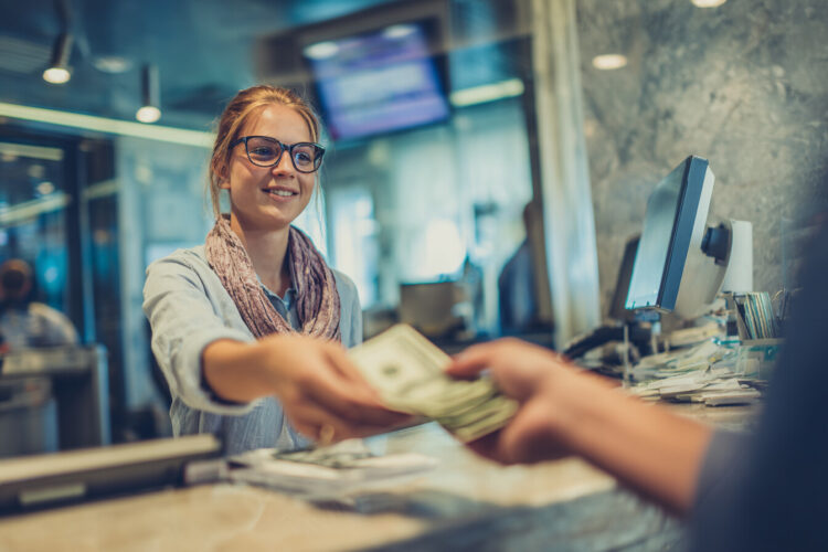 Contas bancárias: 3 operações comuns que desencadeiam verificações pelo seu banco