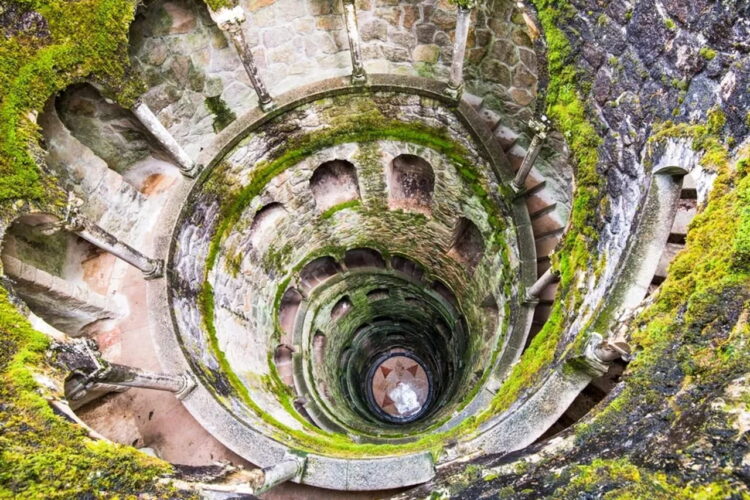 Descer ao mistério: o enigma do Poço Iniciático na Quinta da Regaleira