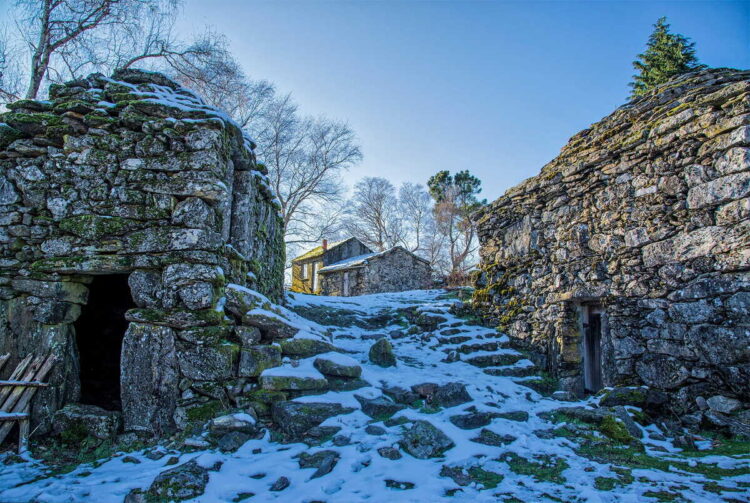 Val de Poldros: a aldeia às portas do Gerês onde apenas vive uma pessoa