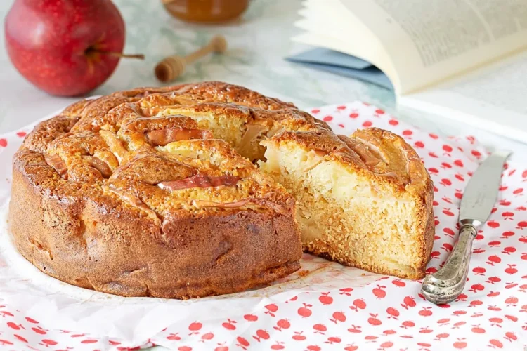 Truques e segredos para fazer um bolo de maçã bem fofinho