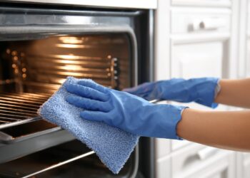 Limpar o forno sem esforço: 3 métodos que realmente funcionam