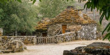 Val de Poldros: a aldeia às portas do Gerês onde apenas vive uma pessoa