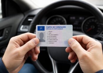 Os códigos no verso da carta de condução: o que significam e porque não pode ignorá-los