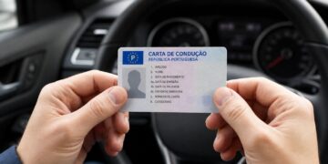 Os códigos no verso da carta de condução: o que significam e porque não pode ignorá-los