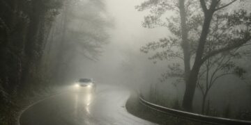 Médios obrigatórios durante o dia: as regras do Código da Estrada que muitos condutores desconhecem