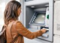 O Multibanco deu dinheiro a mais: o que a lei diz - e o que não deve fazer