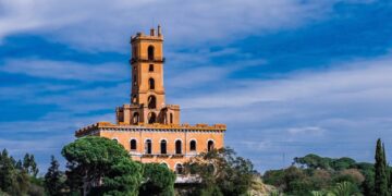 A incrível história do Palácio do Rei do Lixo