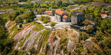 Castelo de Lanhoso: um monumento repleto de histórias para descobrir no Norte de Portugal