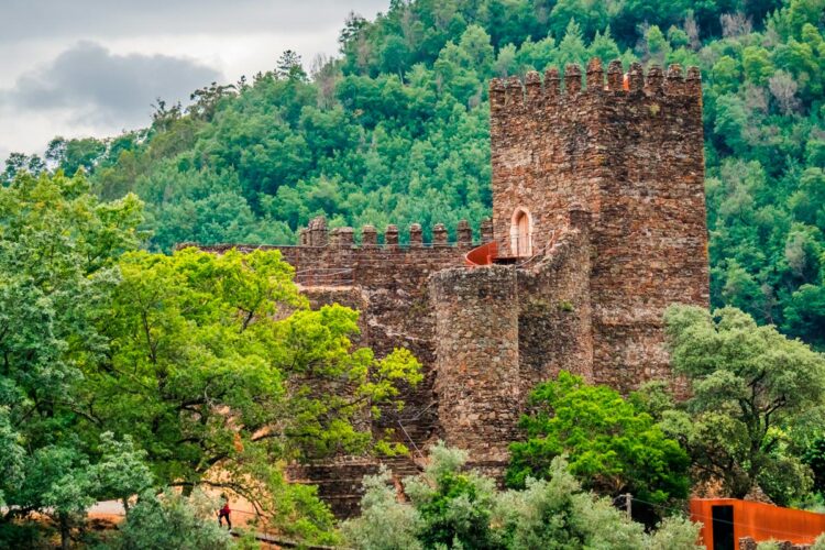 Castelo da Lousã: um dos mais peculiares e bonitos castelos de Portugal