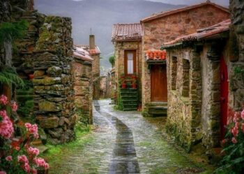Gondramaz: a aldeia de xisto que renasceu das cinzas na Serra da Lousã